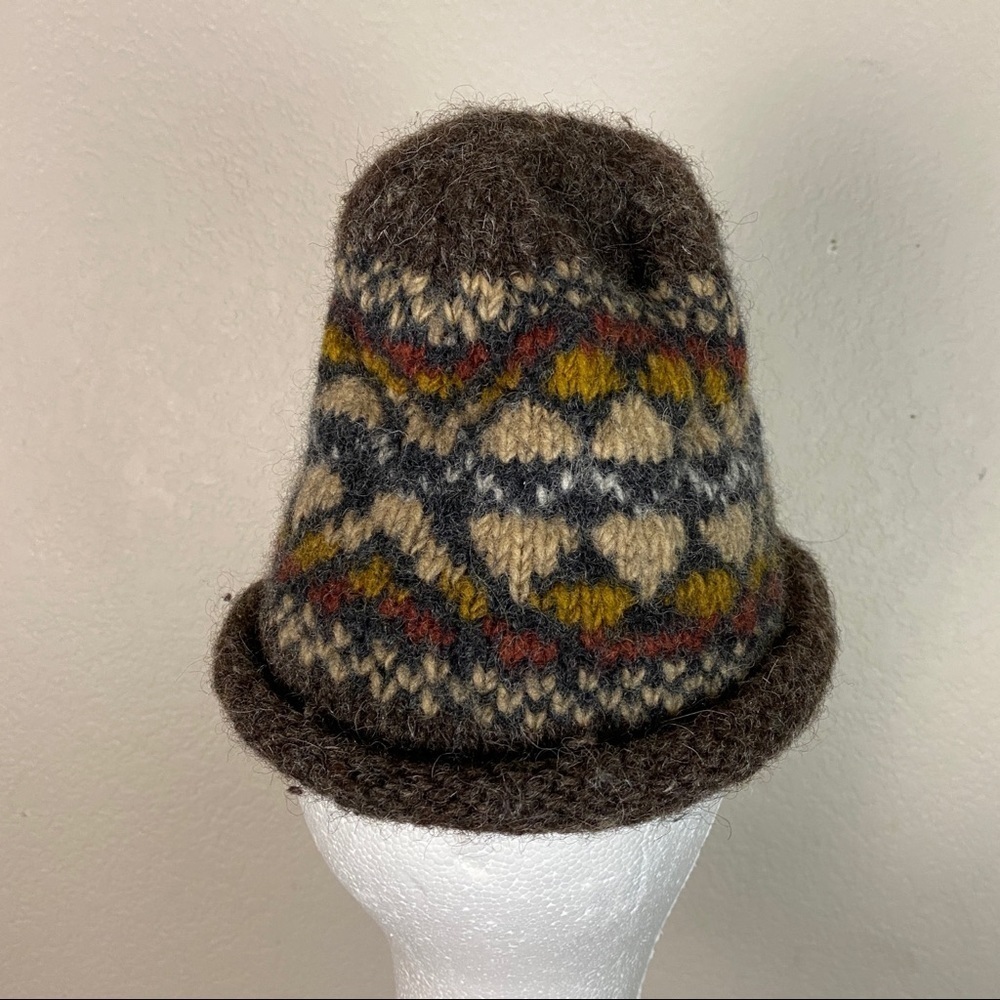 Everest Beanie Hand Made Wool Baby Size - Picture 3 of 6